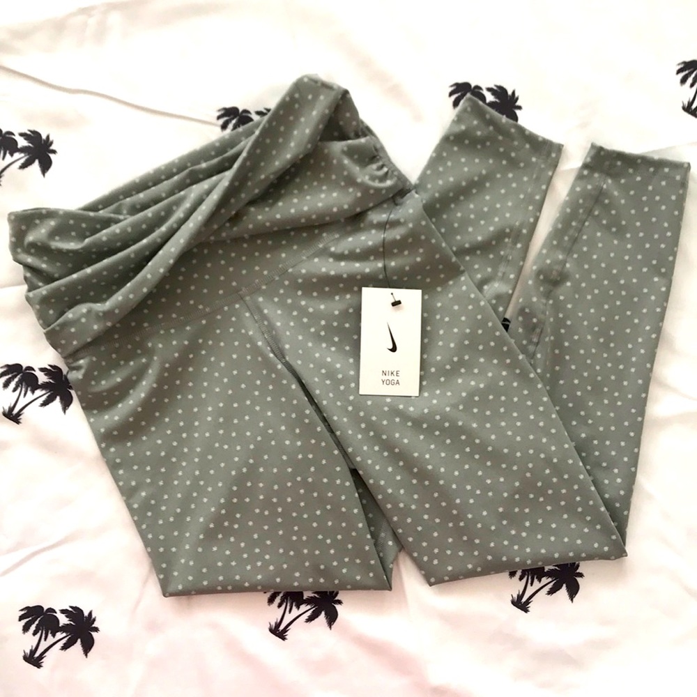 Brand New Nike Yoga High Rise 7/8 Length Leggings